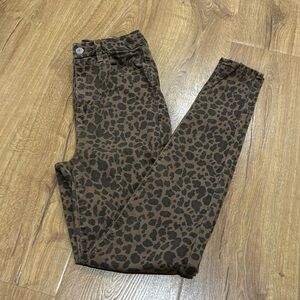 American Eagle Curvy Super High Rise Cheetah Jegging